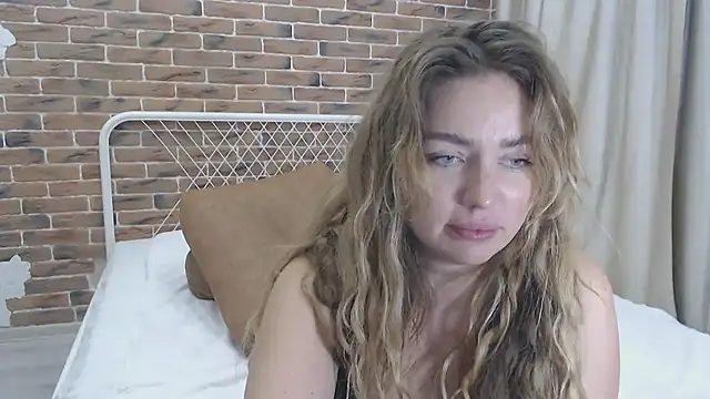 Snapshot of xxkristinaxx chatting on December 2024 12:03:01 PM xxkristinaxx online show from December 2024 12:03:01 PM