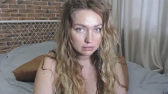 Snapshot of xxkristinaxx chatting on March 2025 09:14:01 AM xxkristinaxx online show from March 2025 09:14:01 AM