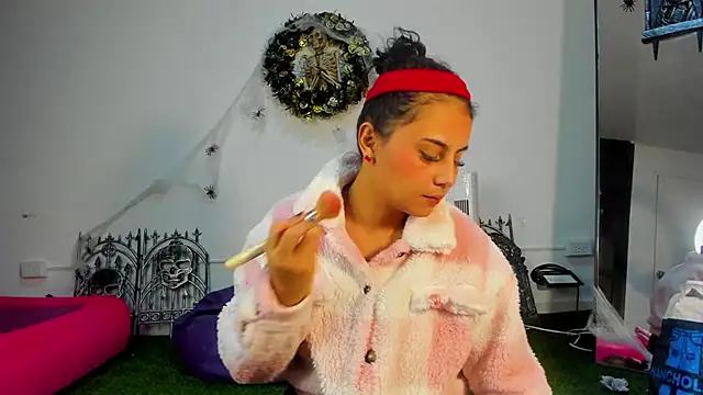 AbbyTaylorr online show from October 2025 03:47:02 AM