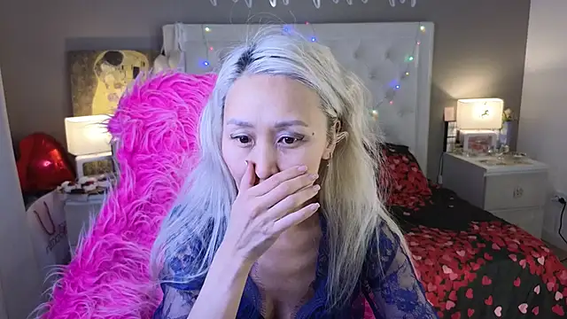 RoxalanaStar online show from February 2026 10:21:01 PM