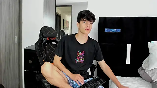 Dimitrixxx   online show from February 2025 01:05:01 PM