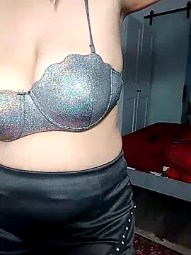 Snapshot of HotSpicyGujju chatting on February 2025 06:50:02 AM HotSpicyGujju online show from February 2025 06:50:02 AM