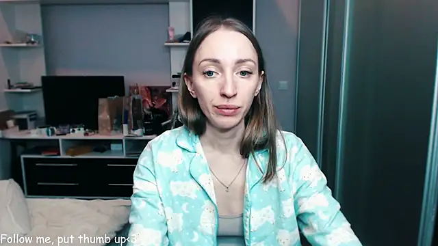 Natalimeowks online show from February 2025 10:18:02 AM
