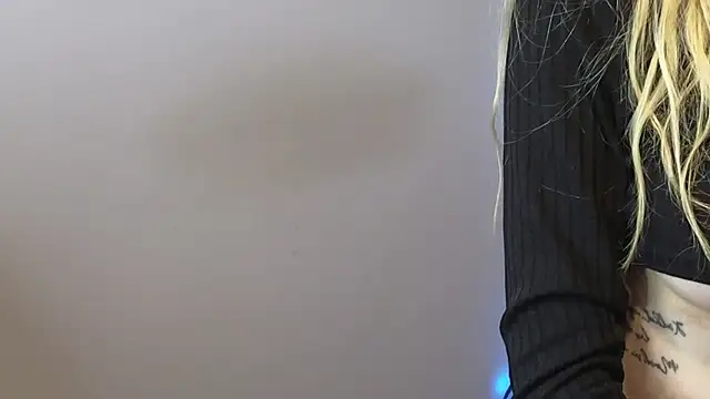 JuliaJuliette online show from October 2025 11:54:02 AM