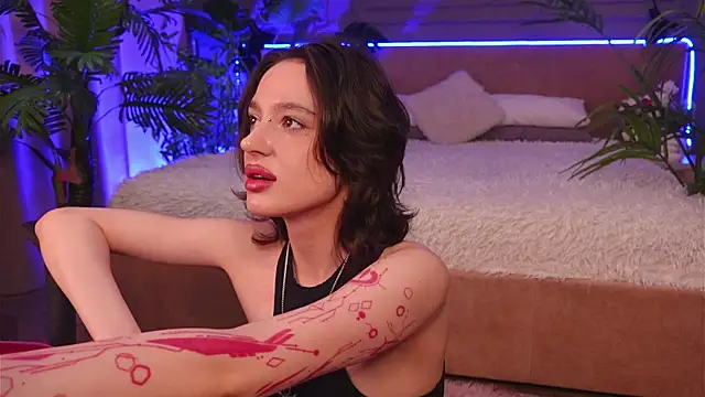 Devilinee online show from April 2026 07:06:01 AM