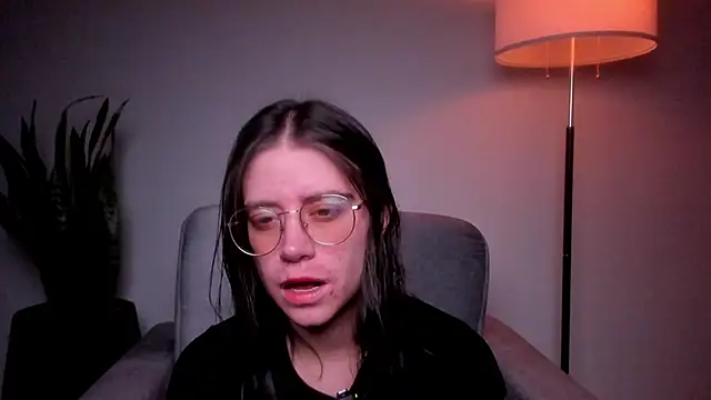 HazelKush online show from February 2026 10:19:01 PM