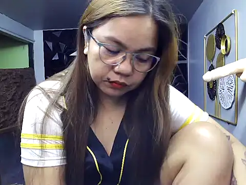 ambersmile online show from March 2025 10:53:01 PM