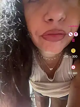 Snapshot of PichyPrettyPussy chatting on May 2026 07:19:02 PM PichyPrettyPussy online show from May 2026 07:19:02 PM