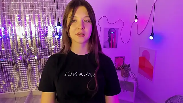 ElizaMild online show from December 2024 01:11:02 PM