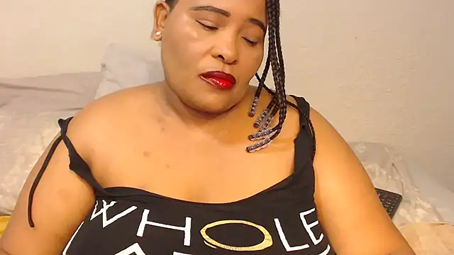 Snapshot of zandile chatting on March 2025 03:40:01 AM zandile online show from March 2025 03:40:01 AM