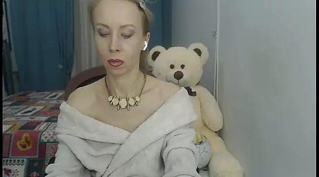 Snapshot of LuxuryNika chatting on December 2024 06:05:01 PM LuxuryNika online show from December 2024 06:05:01 PM