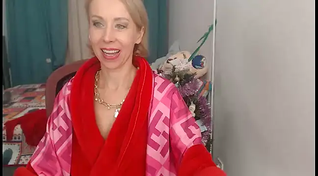 Snapshot of LuxuryNika chatting on December 2024 08:02:01 PM LuxuryNika online show from December 2024 08:02:01 PM