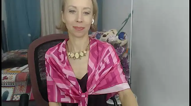 Snapshot of LuxuryNika chatting on January 2025 02:20:01 PM LuxuryNika online show from January 2025 02:20:01 PM