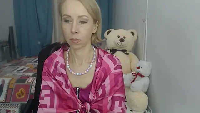 Snapshot of LuxuryNika chatting on January 2025 03:53:02 PM LuxuryNika online show from January 2025 03:53:02 PM