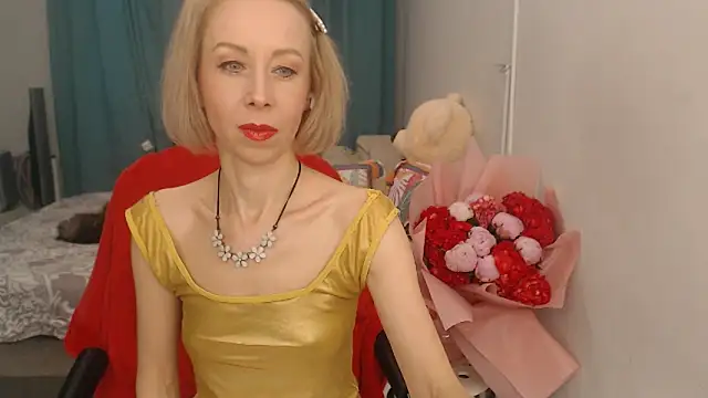 Snapshot of LuxuryNika chatting on February 2025 02:13:01 PM LuxuryNika online show from February 2025 02:13:01 PM