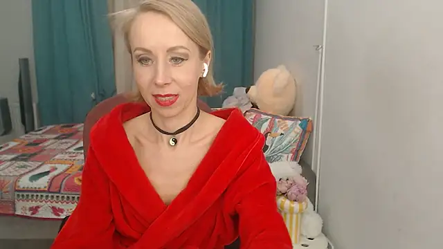 Snapshot of LuxuryNika chatting on February 2025 07:30:02 PM LuxuryNika online show from February 2025 07:30:02 PM