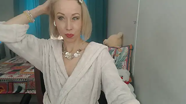 Snapshot of LuxuryNika chatting on March 2025 12:25:01 PM LuxuryNika online show from March 2025 12:25:01 PM
