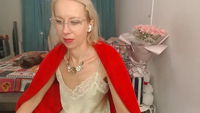 Snapshot of LuxuryNika chatting on October 2025 02:27:01 PM LuxuryNika online show from October 2025 02:27:01 PM