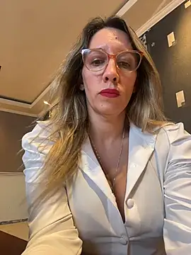 Gatitacarlita online show from February 2026 05:46:02 PM