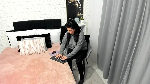Snapshot of Heidix chatting on February 2025 04:50:02 AM Heidix online show from February 2025 04:50:02 AM