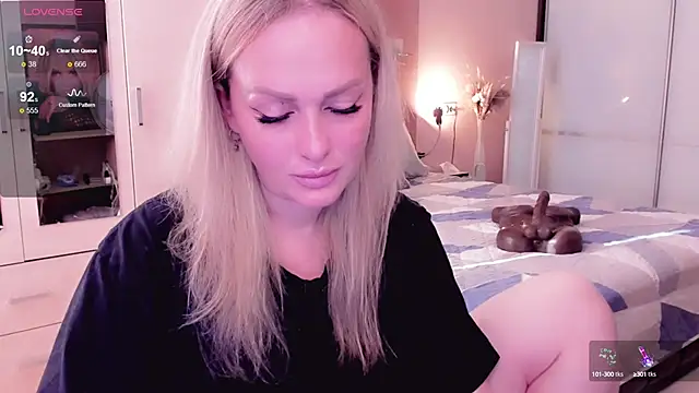 Libby Nora online show from September 2025 09:58:01 AM