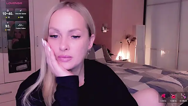 Libby Nora online show from October 2025 09:09:01 AM