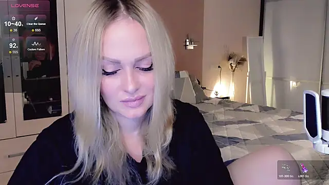 Libby Nora online show from October 2025 10:43:02 AM