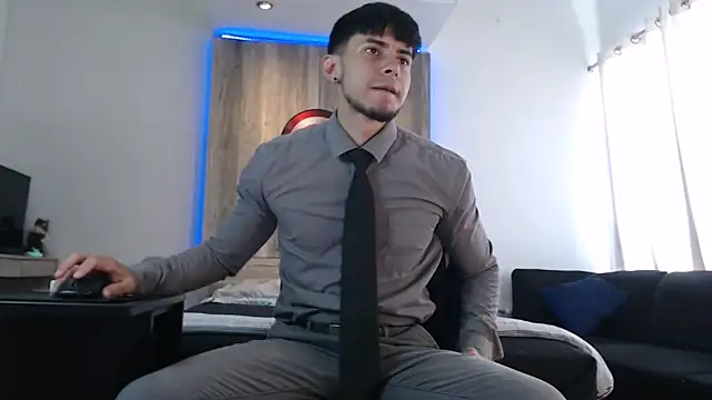 Andrew 4  online show from February 2025 06:35:02 PM