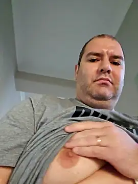 Andrew1900529 online show from November 2025 07:30:02 AM