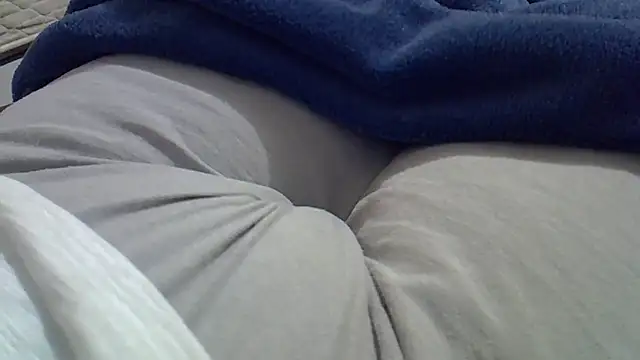 perescam online show from November 2025 04:01:02 AM