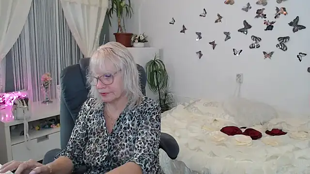 Ghertrude52 online show from October 2025 03:01:02 AM