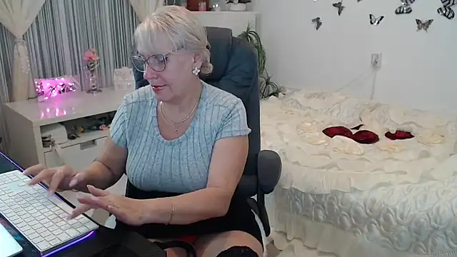 Ghertrude52 online show from October 2025 03:04:01 AM