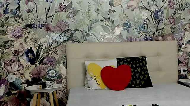 RoseDiamond06 online show from March 2025 04:46:01 PM