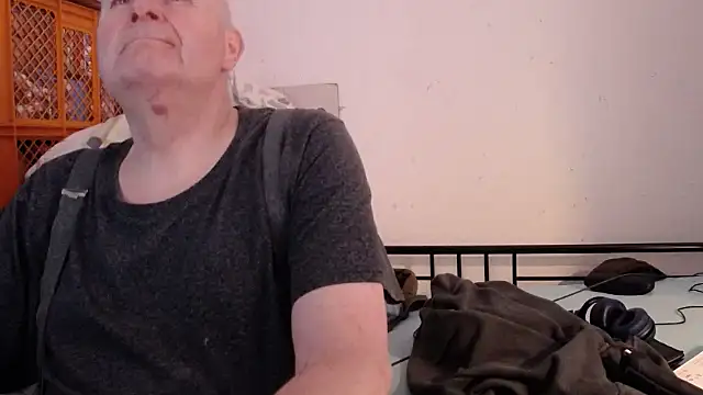 Vandrino online show from April 2026 06:32:02 PM