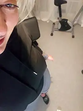 PinkTheHawk online show from January 2026 10:42:02 AM