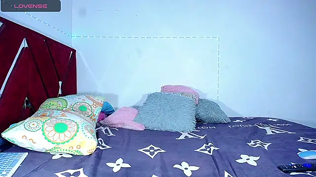 Snapshot of DanisaBrown chatting on December 2024 08:07:01 PM DanisaBrown online show from December 2024 08:07:01 PM