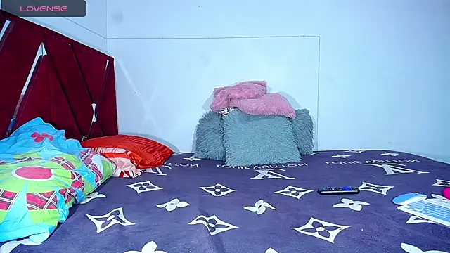 Snapshot of DanisaBrown chatting on December 2024 02:28:02 PM DanisaBrown online show from December 2024 02:28:02 PM