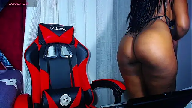 Snapshot of DanisaBrown chatting on November 2025 02:19:01 PM DanisaBrown online show from November 2025 02:19:01 PM