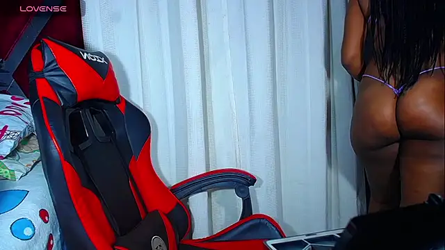 Snapshot of DanisaBrown chatting on November 2025 12:18:01 PM DanisaBrown online show from November 2025 12:18:01 PM