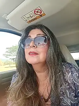 Snapshot of emma_tour chatting on September 2025 04:10:02 PM emma tour online show from September 2025 04:10:02 PM