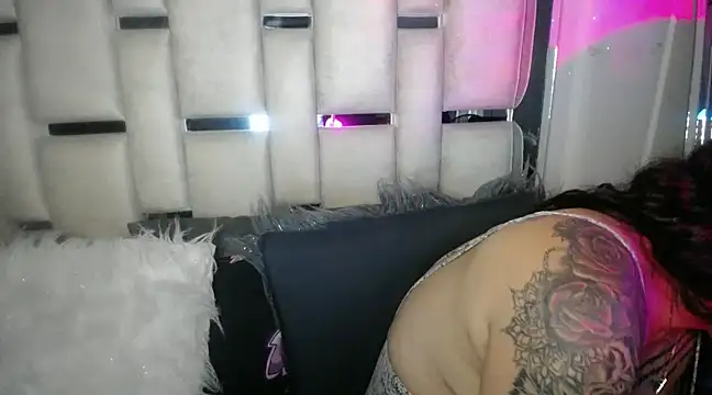 chelaqueen  online show from March 2025 01:00:02 AM