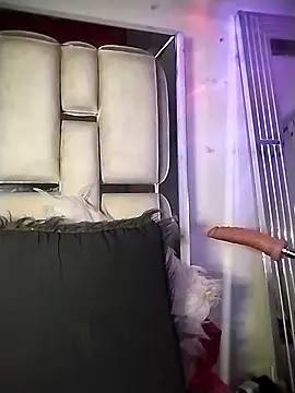 chelaqueen  online show from January 2026 03:11:01 AM