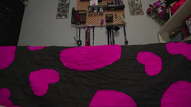 barbarah  online show from November 2025 10:26:01 AM