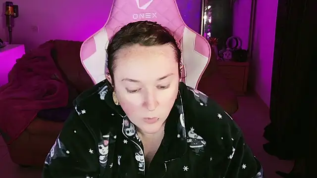 kisicaxx online show from January 2025 05:56:01 PM