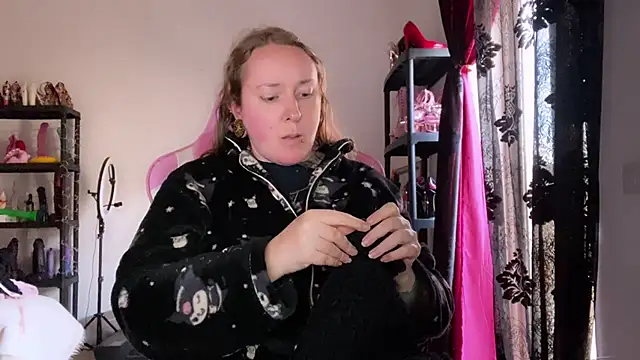 kisicaxx online show from February 2026 02:33:01 PM