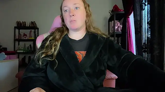 kisicaxx online show from April 2026 05:21:02 PM