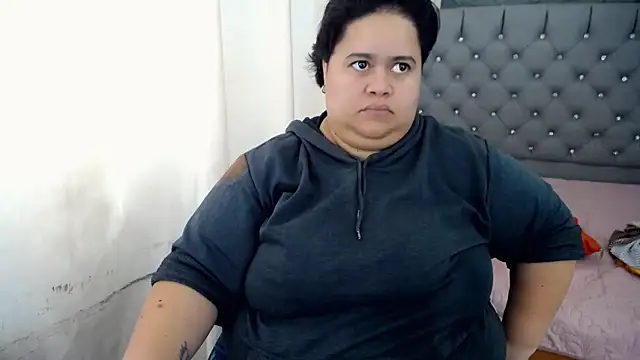 hotlesby4uxxx online show from December 2024 08:00:01 PM