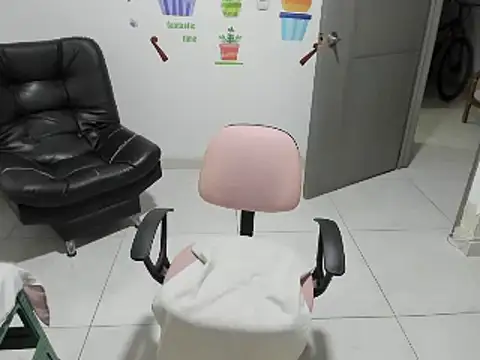 nicoledavis online show from February 2025 04:03:01 AM