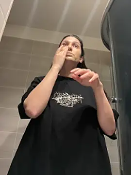 IrisBlues online show from December 2025 04:58:02 PM