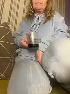 Irina2909xh online show from January 2026 11:08:02 PM